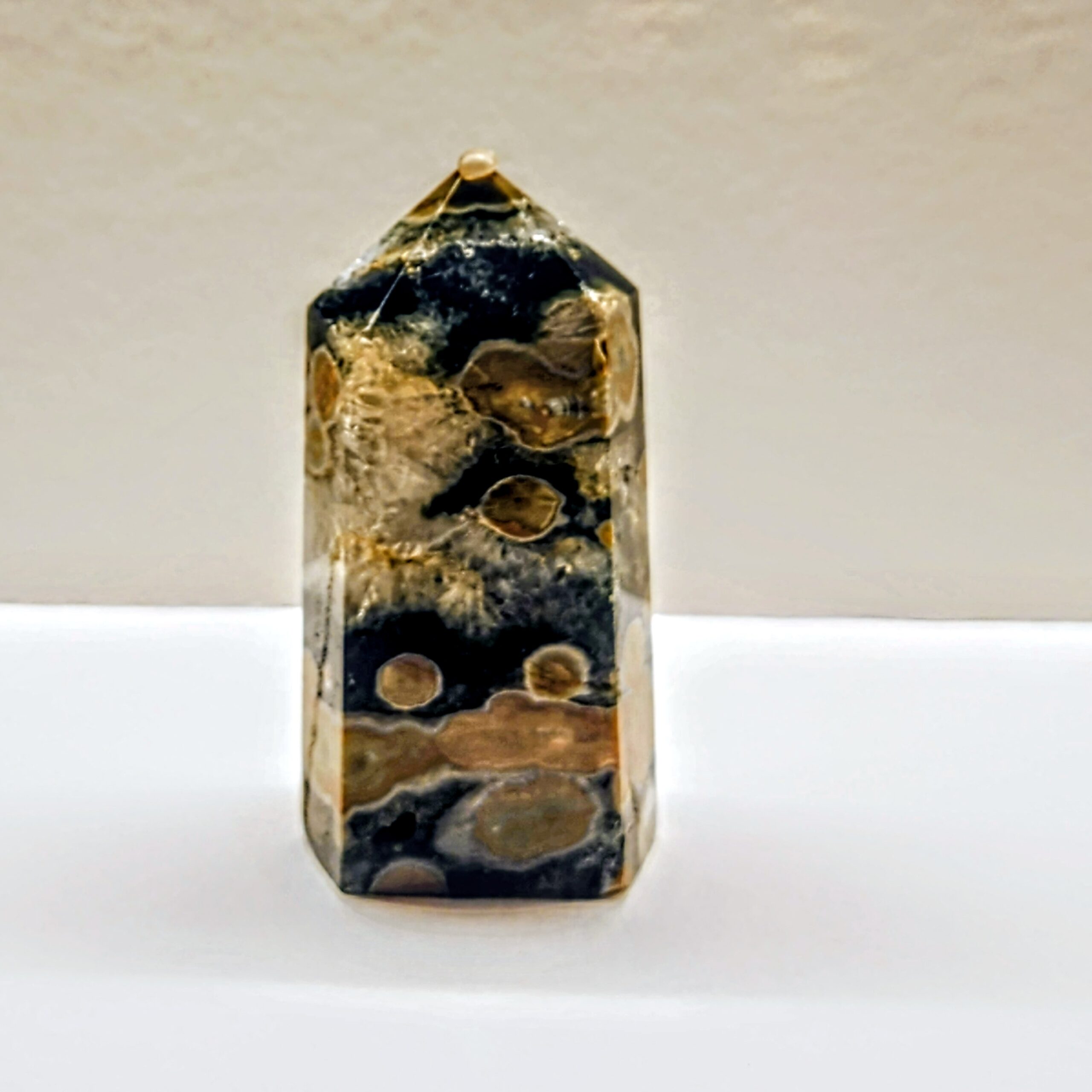 אושן ג'ספר Ocean Jasper — מגדל עם חלונות קריסטליים – תמונה 4