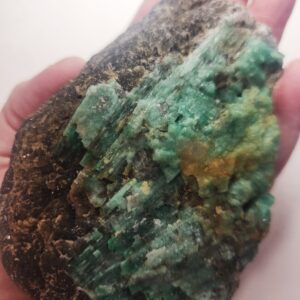 אזמרגד גלם (אמרלד, ברקת) — Raw Emerald