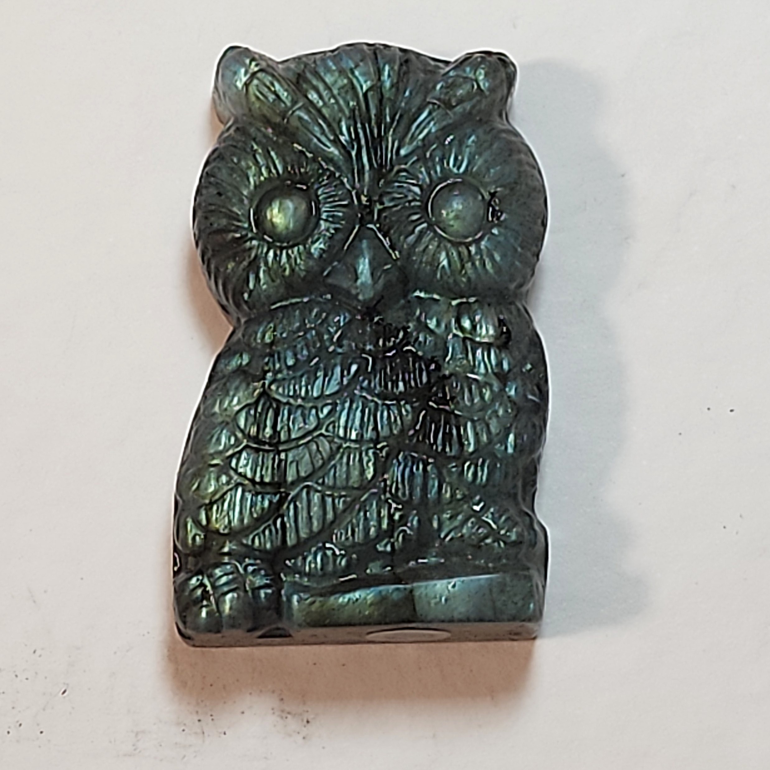 לברדורייט Labradorite — גילוף עבודת יד ינשוף עם ברק ירקרק – תמונה 2