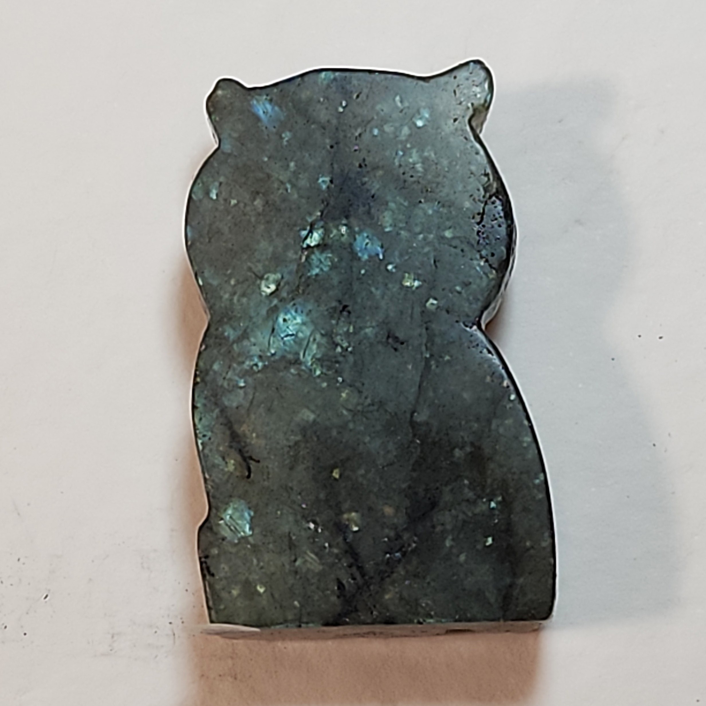 לברדורייט Labradorite — גילוף עבודת יד ינשוף עם ברק ירקרק – תמונה 3