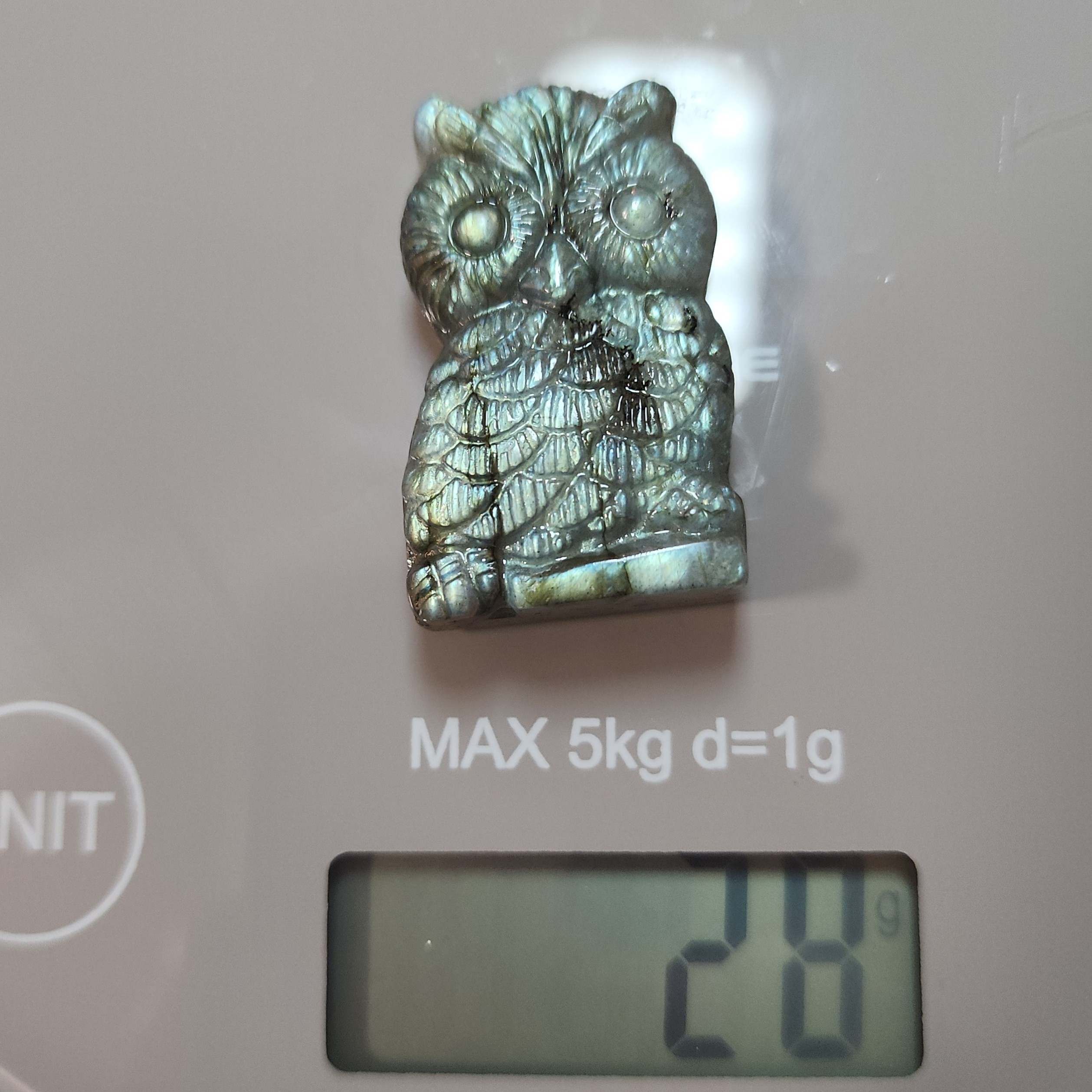 לברדורייט Labradorite — גילוף עבודת יד ינשוף עם ברק ירקרק – תמונה 4