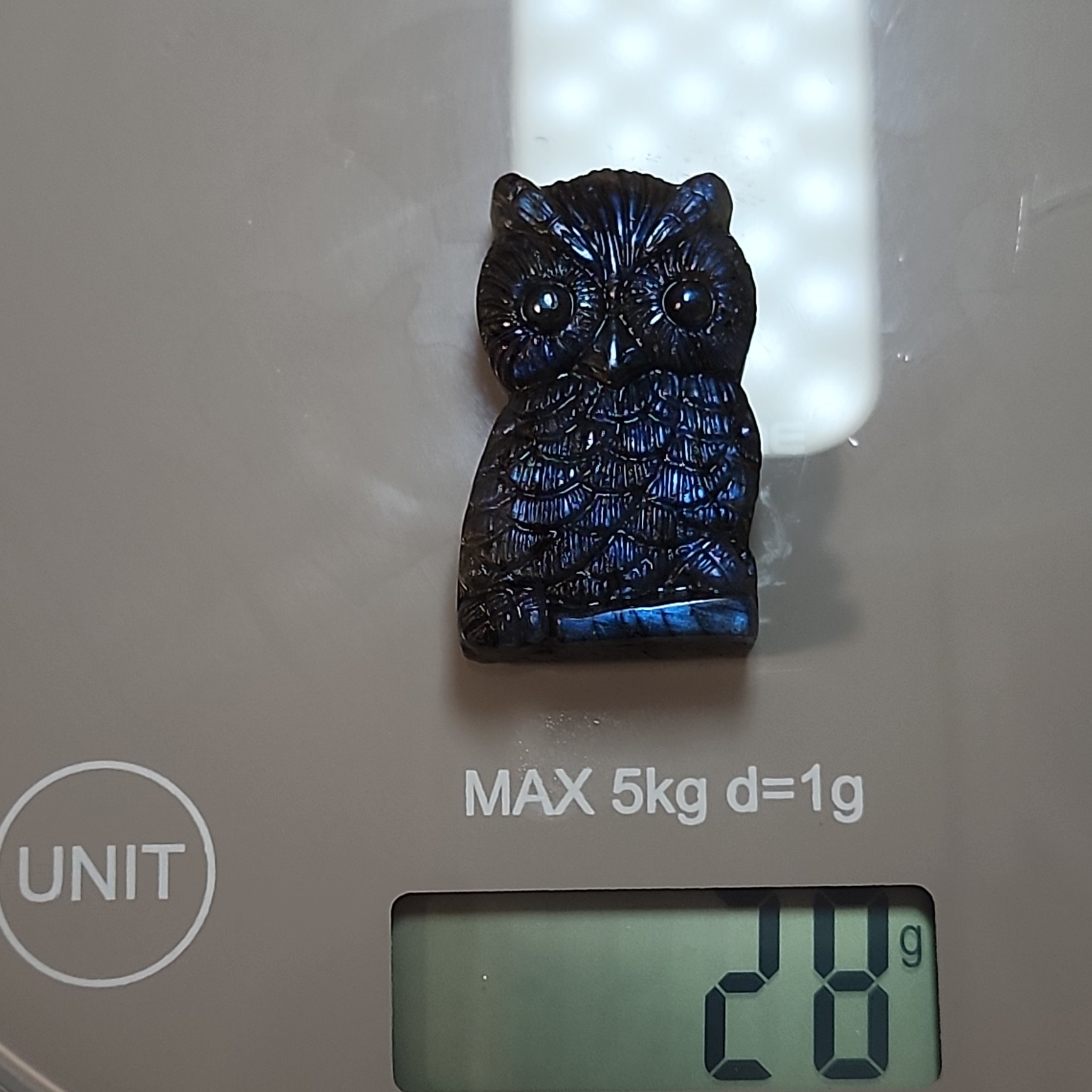 לברדורייט Labradorite — גילוף עבודת יד ינשוף עם ברק כחול עמוק – תמונה 5