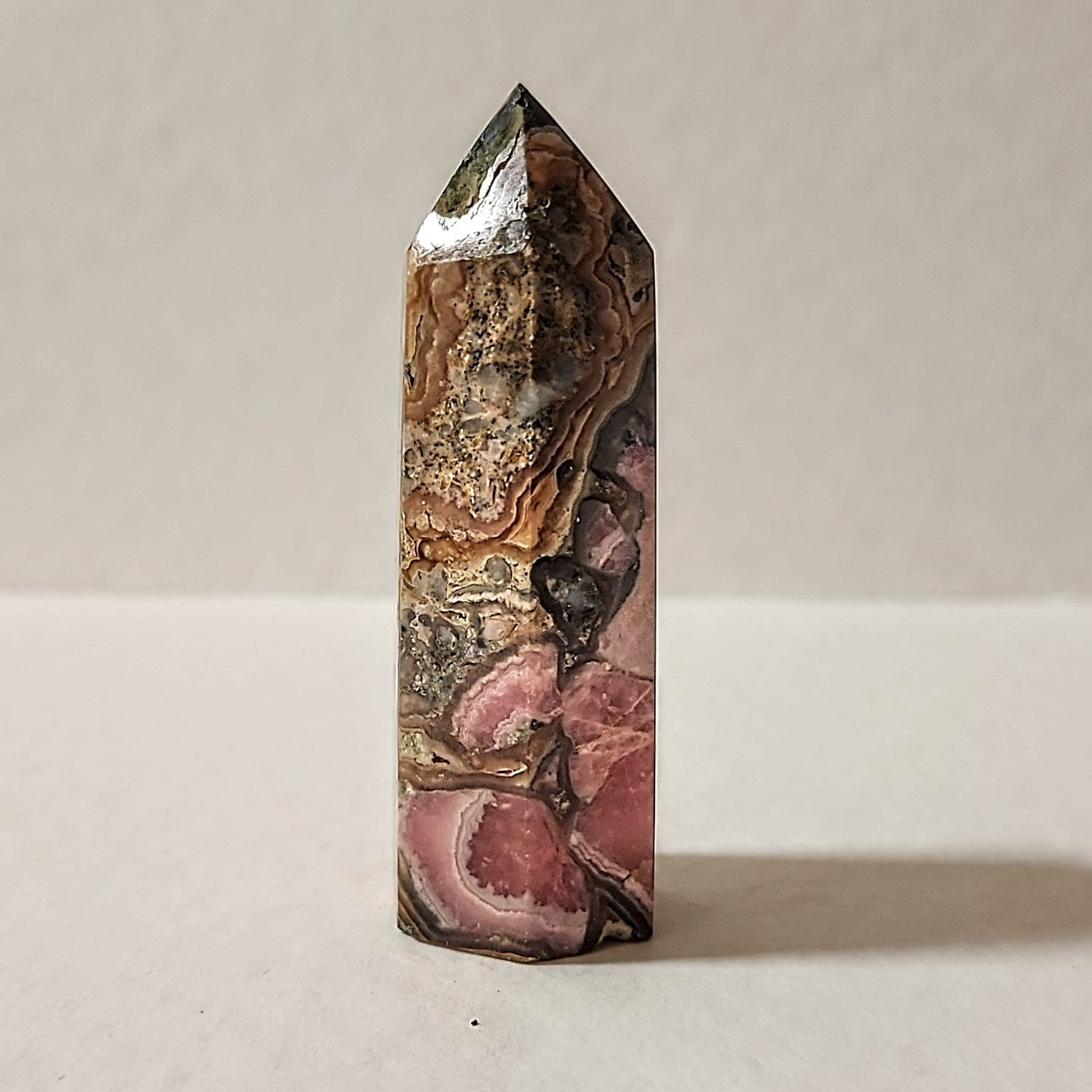 רודוכרוזיט מגדל טבעי Rhodochrosite — אבן האהבה העצמית והריפוי הרגשי | קריסטל ורוד לצ'אקרת הלב – תמונה 4