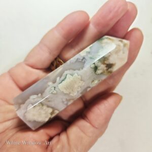 מגדל אגת פרחים עם נימים ירוקים Flower Agate