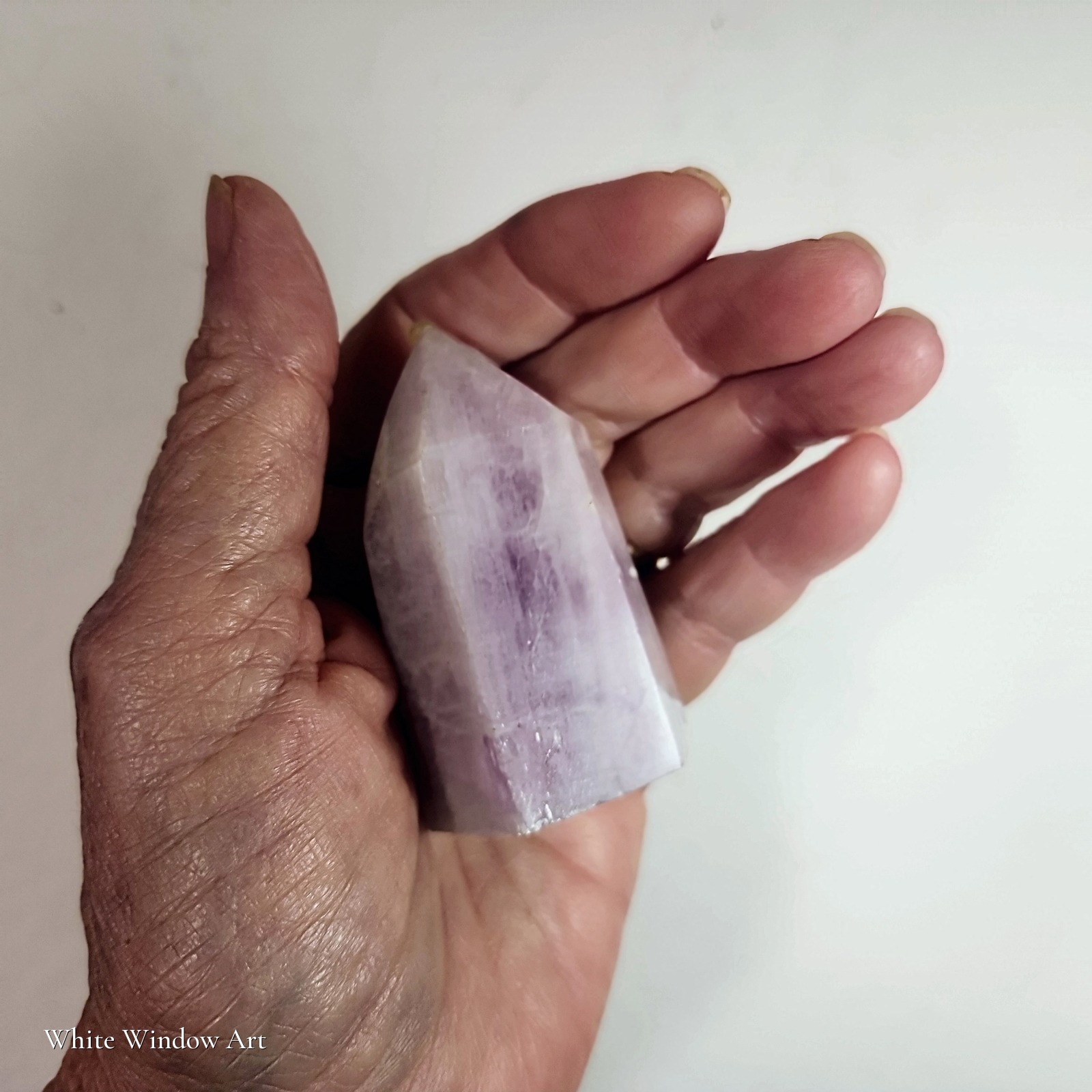 מגדל קונזייט Kunzite מלוטש