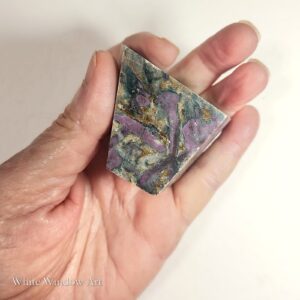 רובי בקיאנייט Ruby in Kyanite – צורה חופשית 160 גרם