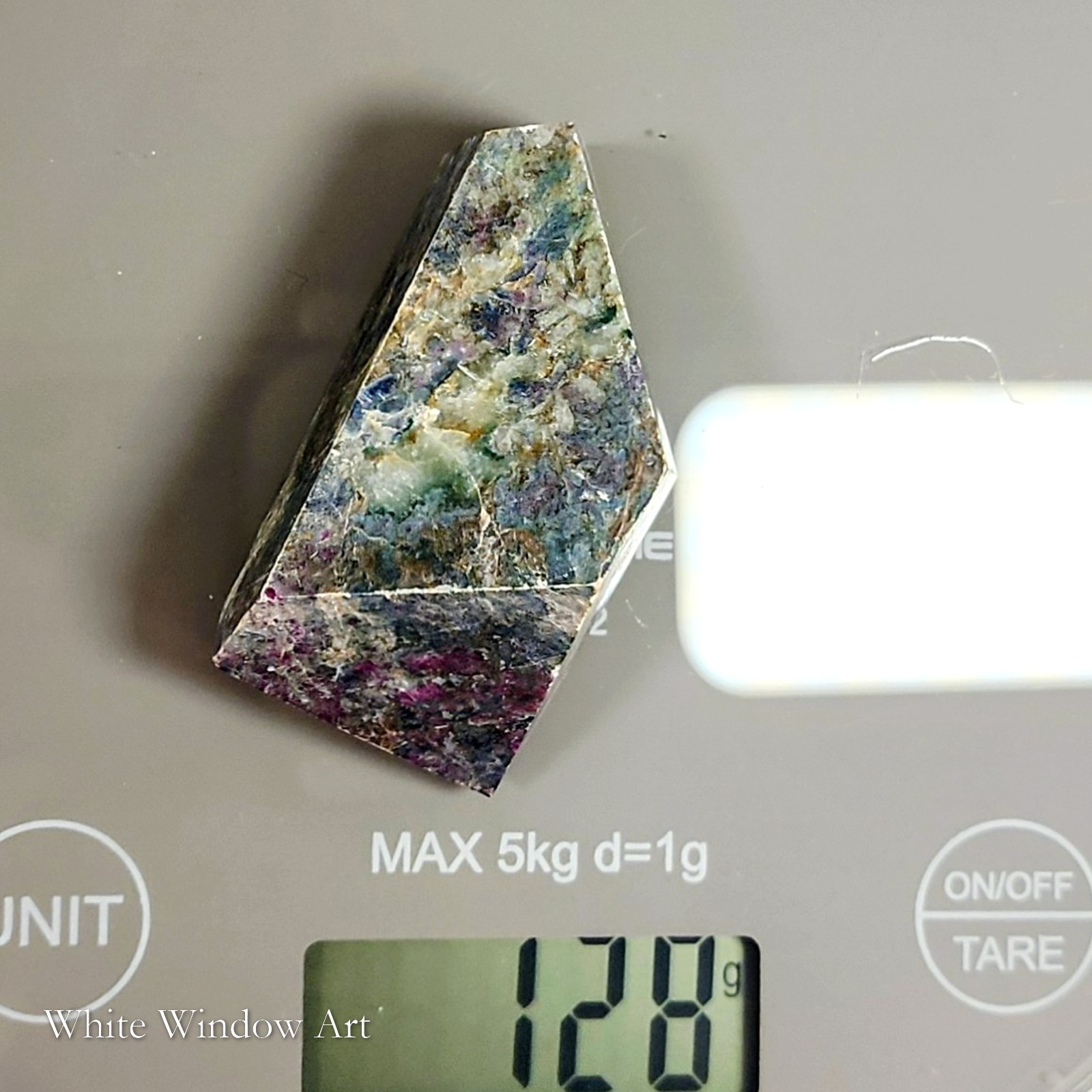 רובי בקיאנייט Ruby in Kyanite – צורה חופשית 128 גרם – תמונה 4