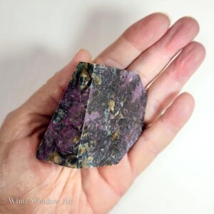 רובי בקיאנייט Ruby in Kyanite – צורה חופשית 180 גרם